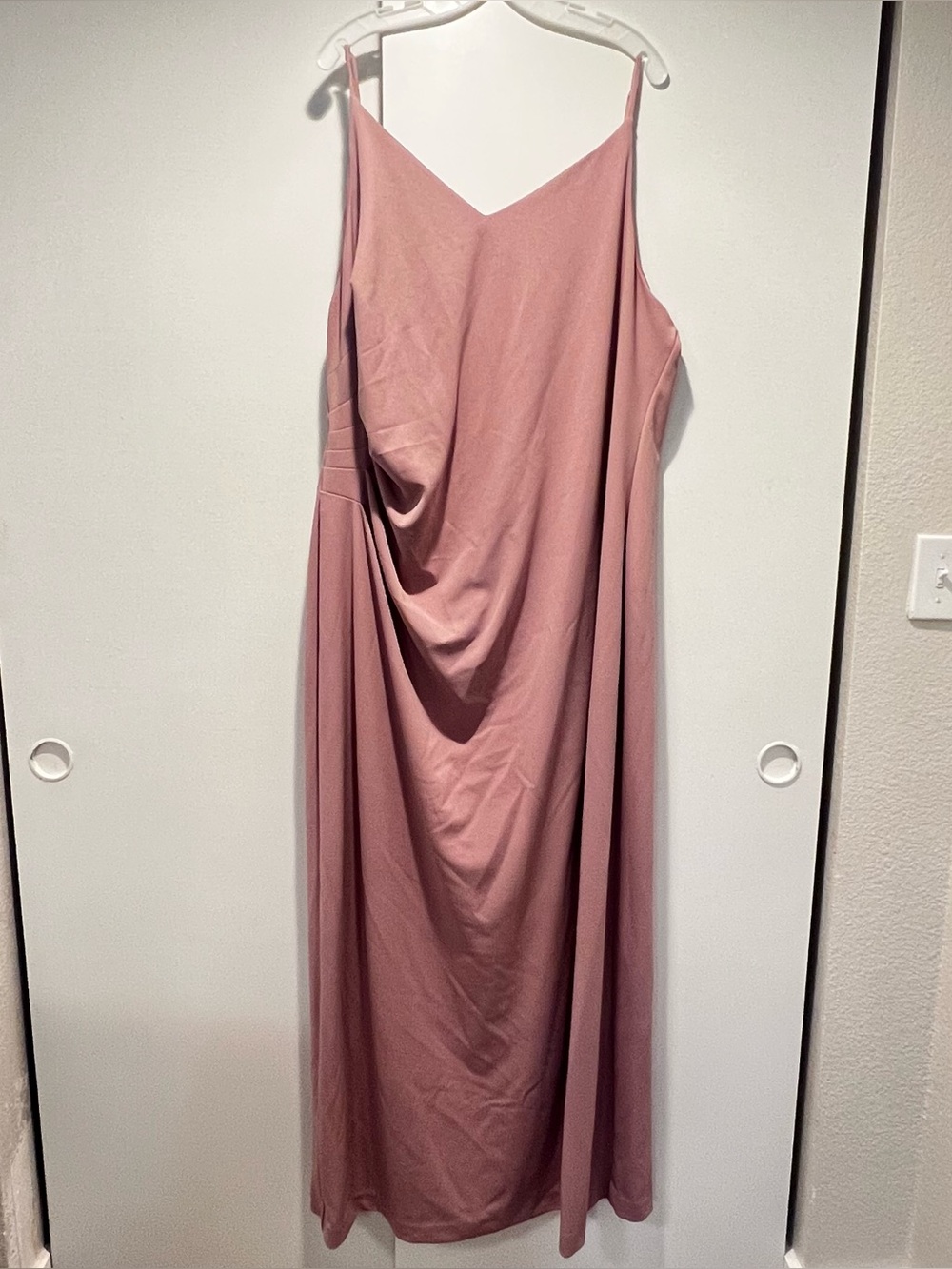 David’s Bridal 24 Dusty Rose NWT Scoopback Stretch Crepe Sheath Dress